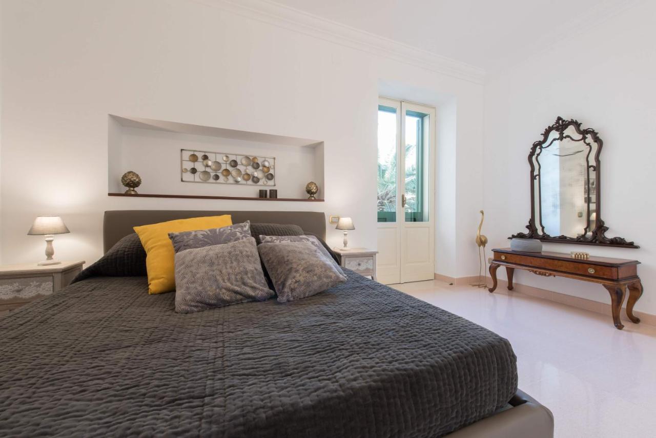 Duomo Seaside Deluxe Apartment By Ortigia Apartments سيراكوزا المظهر الخارجي الصورة
