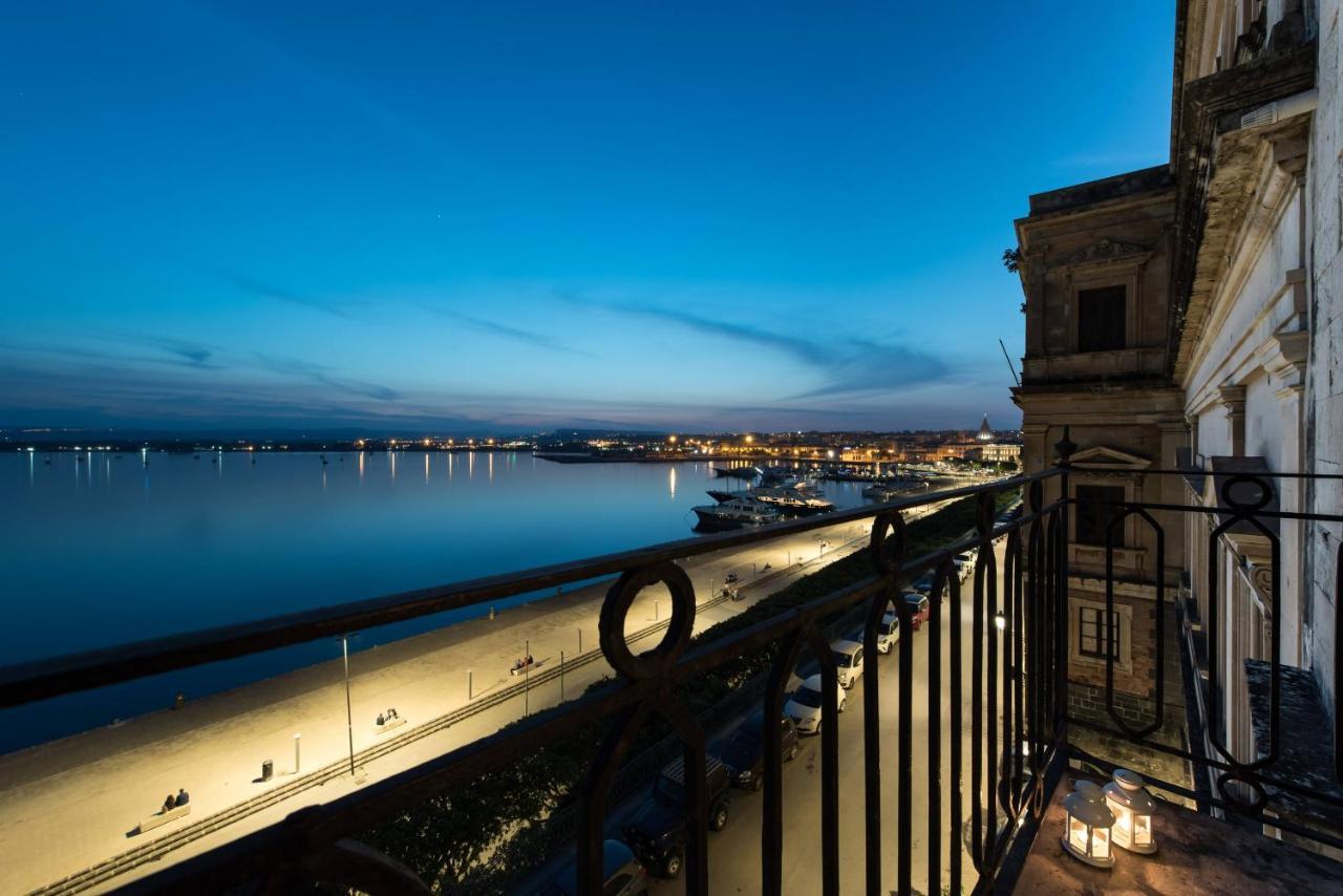 Duomo Seaside Deluxe Apartment By Ortigia Apartments سيراكوزا المظهر الخارجي الصورة