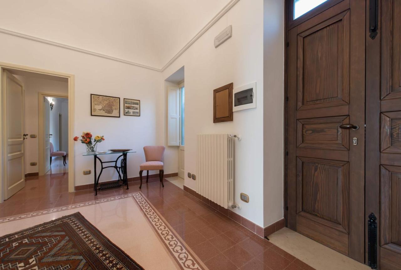 Duomo Seaside Deluxe Apartment By Ortigia Apartments سيراكوزا المظهر الخارجي الصورة